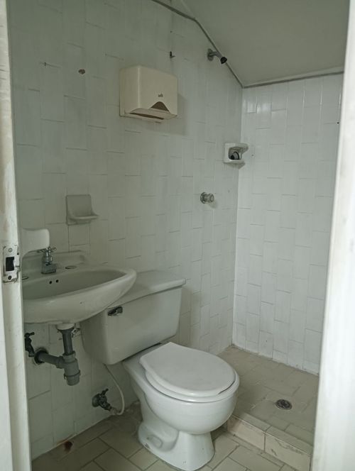 Local en arriendo en La America, Medellín, 75 m² · foto 2 de 5