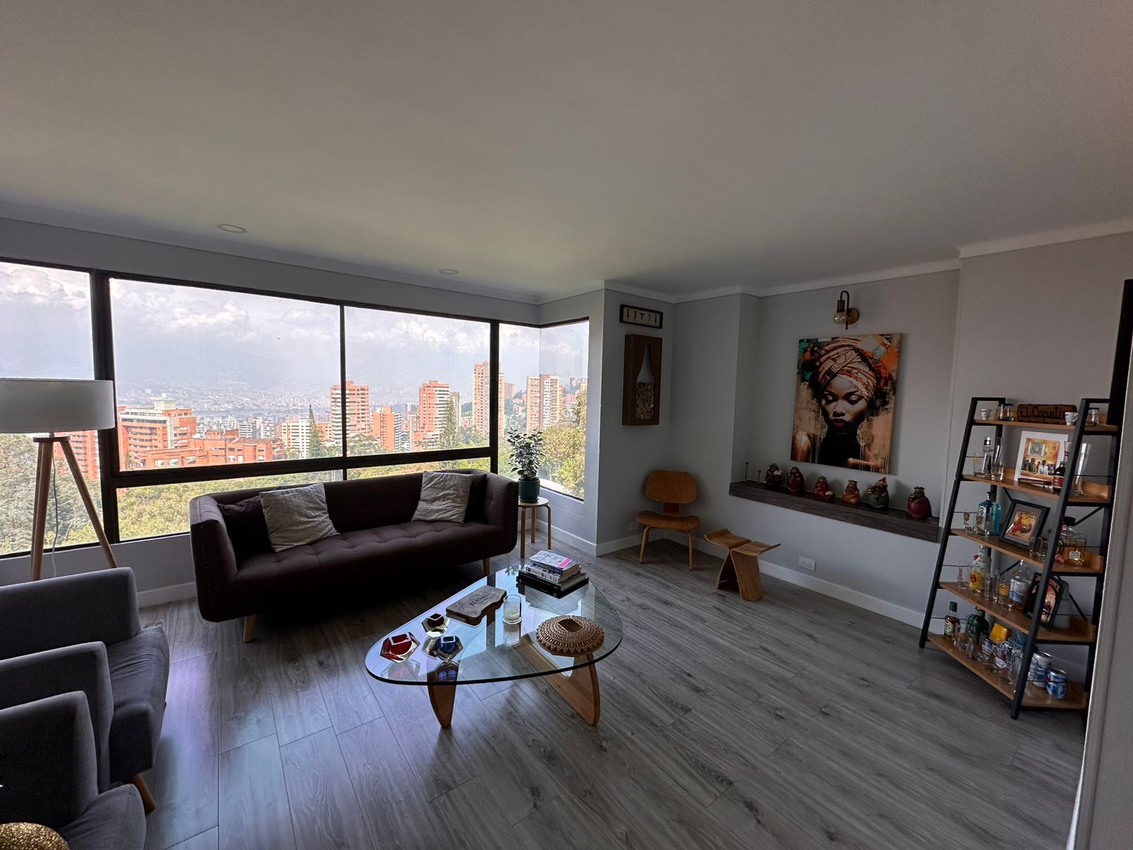 Apartamento en arriendo en El Poblado, Medellín · foto 2 de 14