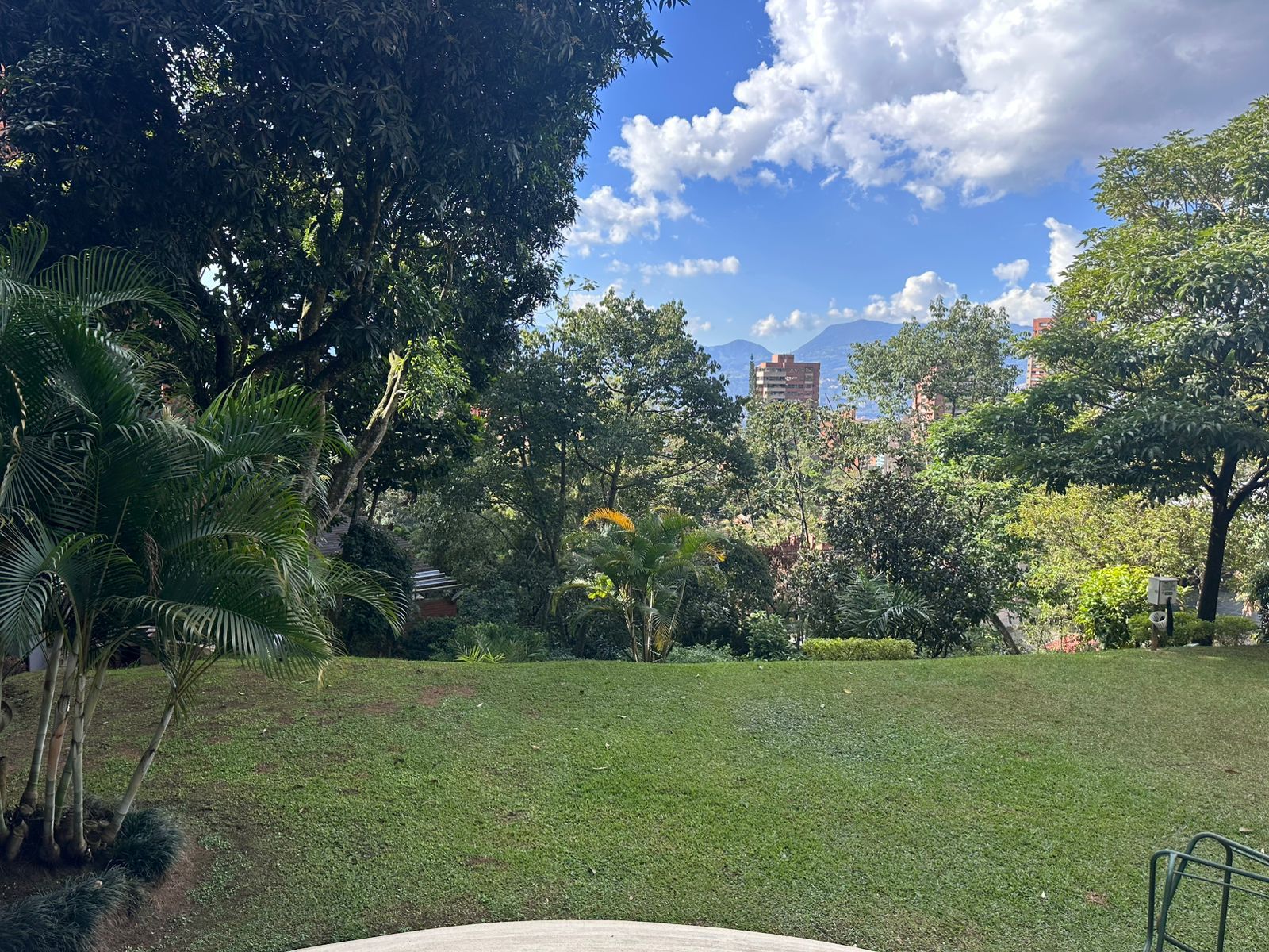 Apartamento en arriendo en El Poblado, Medellín · foto 8 de 14