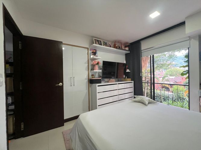 Casa de 6 alcobas en venta en La Pradera, Envigado, 367 m² · foto 8 de 20