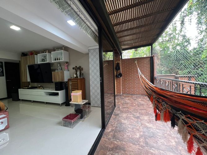 Casa de 6 alcobas en venta en La Pradera, Envigado, 367 m² · foto 9 de 20