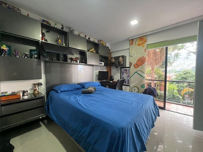 Casa de 6 alcobas en venta en La Pradera, Envigado, 367 m² · foto 11 de 20