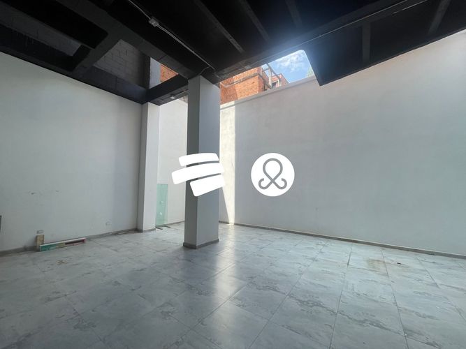 Local en venta en Laureles, Medellín, 73 m² · foto 2 de 6