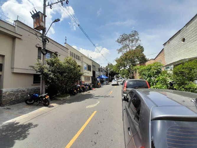 Bodega en arriendo en Tenche, Medellín, 300 m² · foto 2 de 20