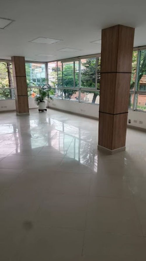 Local en arriendo en Suramericana, Medellín, 85 m² · foto 2 de 16
