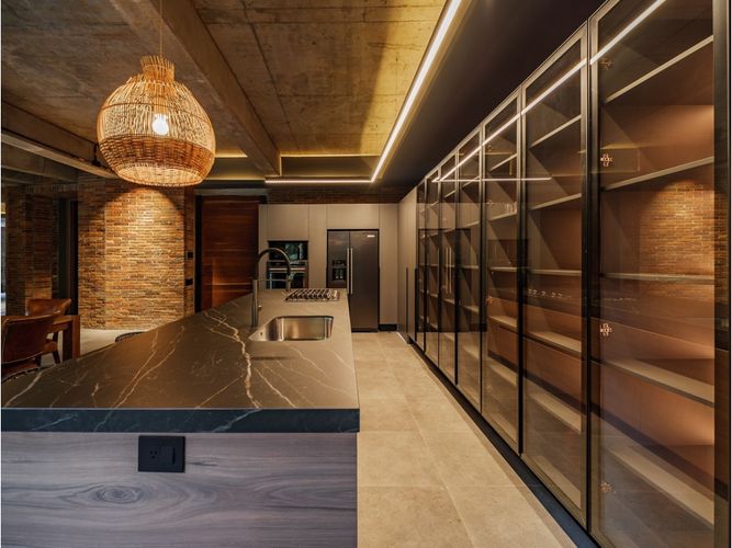 Apartamento de 2 alcobas en venta en El Poblado, Medellín, 203 m² · foto 4 de 19