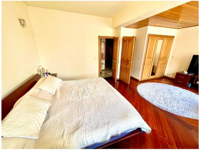 Apartamento de 4 alcobas en venta en Santa Barbara, Bogotá, 257 m² · foto 10 de 20