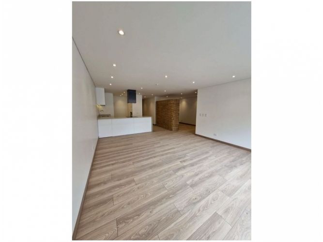 Apartamento de 2 alcobas en venta en San Patricio, Bogotá, 127 m² · foto 3 de 11