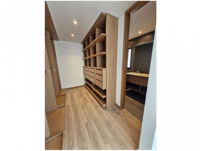Apartamento de 2 alcobas en venta en San Patricio, Bogotá, 127 m² · foto 7 de 11