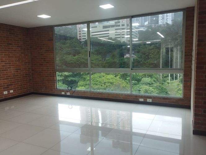Oficina en arriendo en El Poblado, Medellín, 60 m² · foto 3 de 16