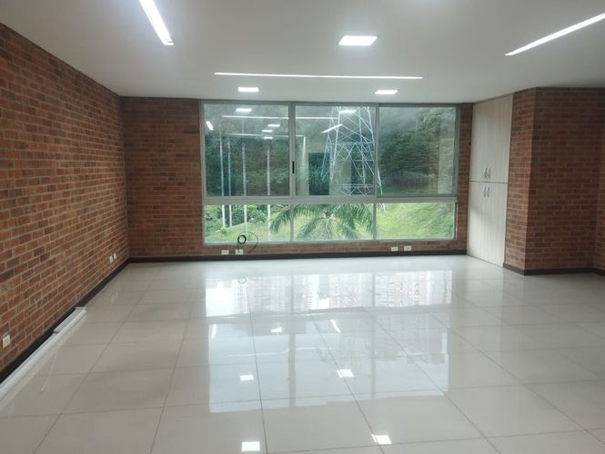 Oficina en arriendo en El Poblado, Medellín, 60 m² · foto 2 de 16