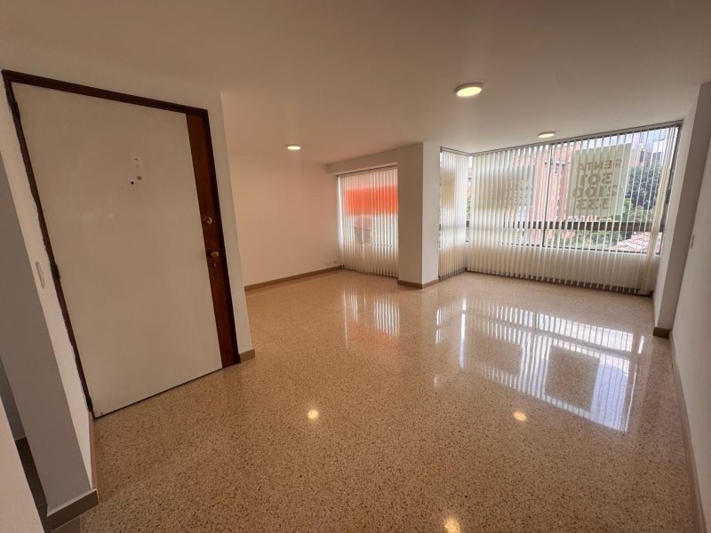 Apartamento en arriendo en San Lucas, Medellín · foto 4 de 12