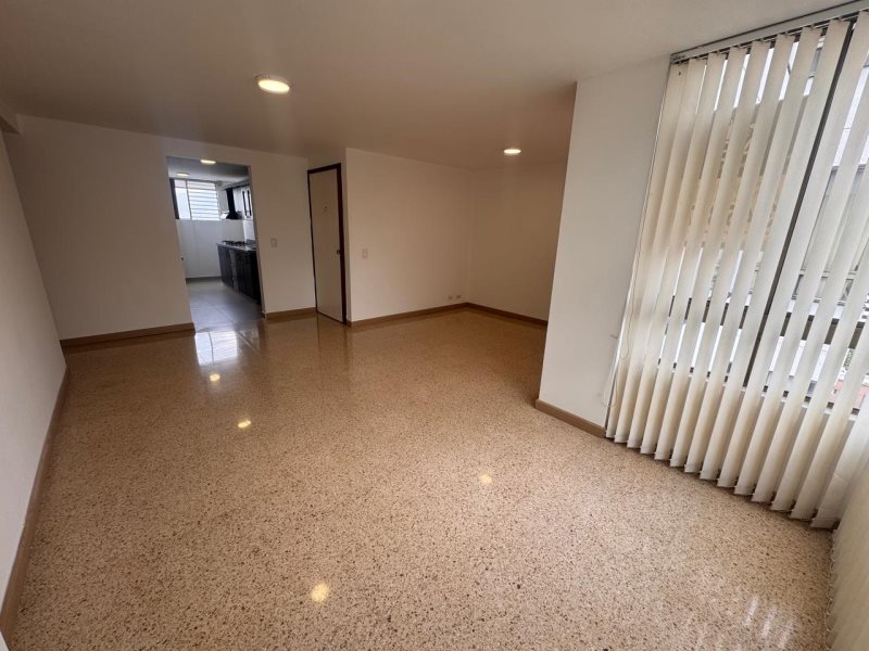 Apartamento en arriendo en San Lucas, Medellín · foto 5 de 12