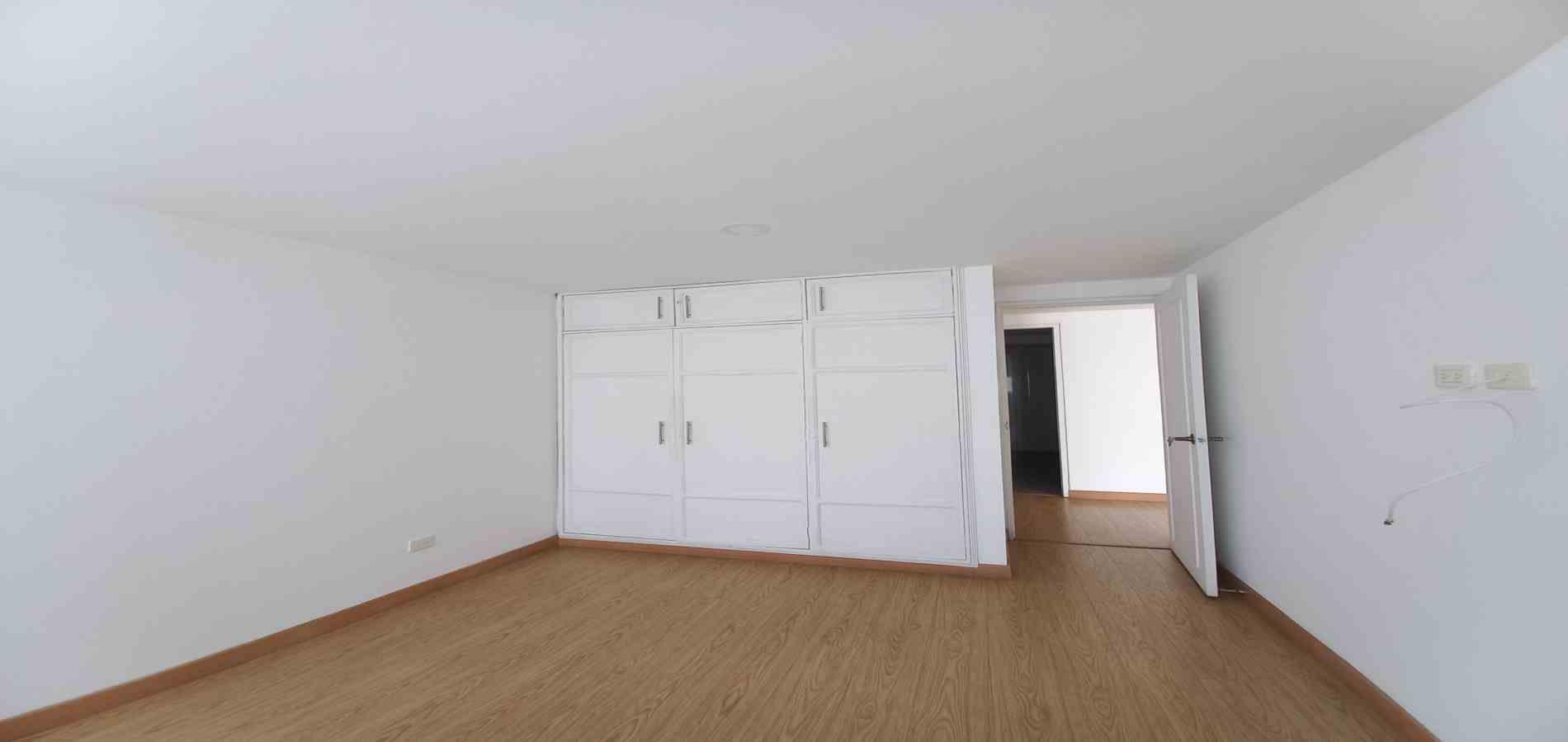 Apartamento en venta en Sector Galeria Central, Pereira · foto 2 de 20