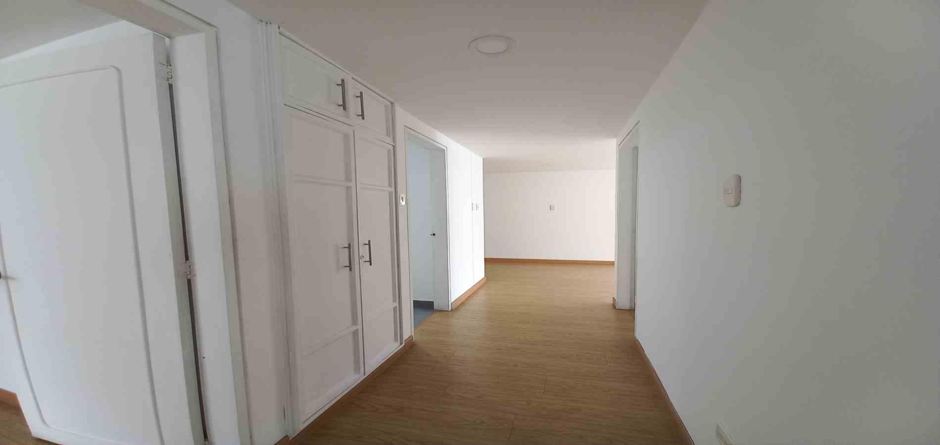 Apartamento en venta en Sector Galeria Central, Pereira · foto 5 de 20