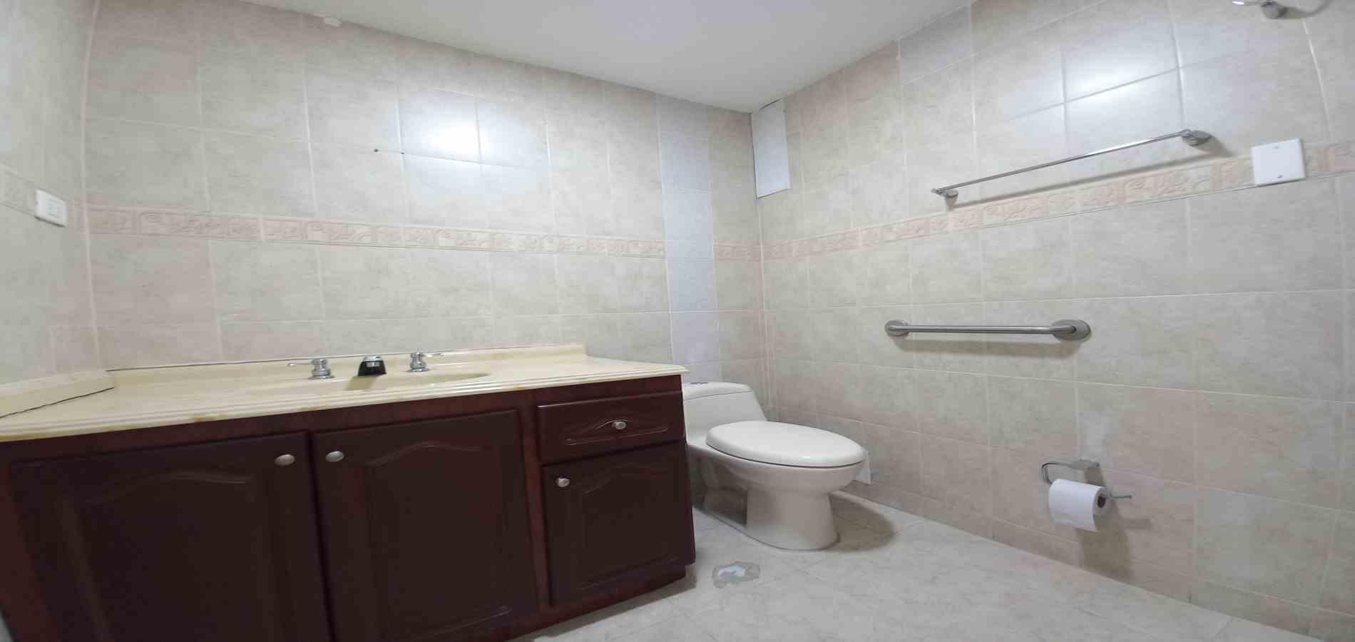 Apartamento en venta en Sector Galeria Central, Pereira · foto 8 de 20