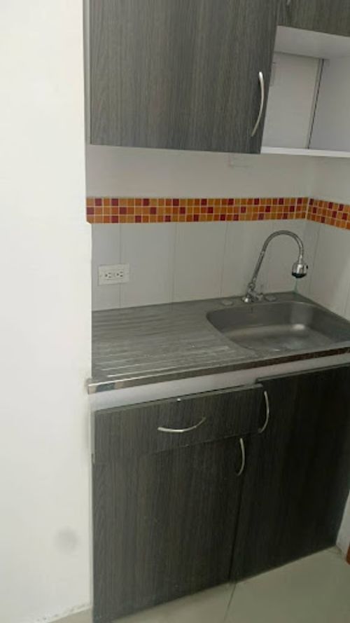 Local en arriendo en Suramericana, Medellín, 17 m² · foto 2 de 8