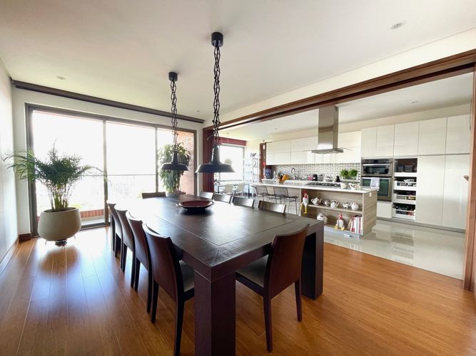 Apartamento de 4 alcobas en venta en Cerros De Los Alpes, Bogotá, 427 m² · foto 4 de 23