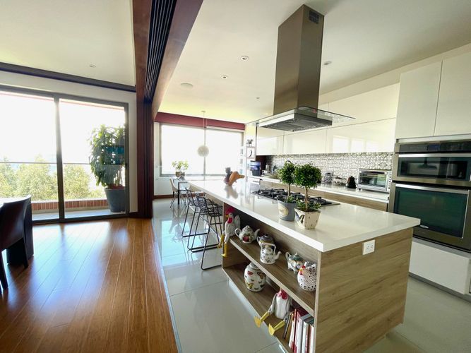 Apartamento de 4 alcobas en venta en Cerros De Los Alpes, Bogotá, 427 m² · foto 7 de 23