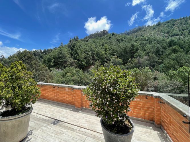Apartamento de 4 alcobas en venta en Cerros De Los Alpes, Bogotá, 427 m² · foto 21 de 23