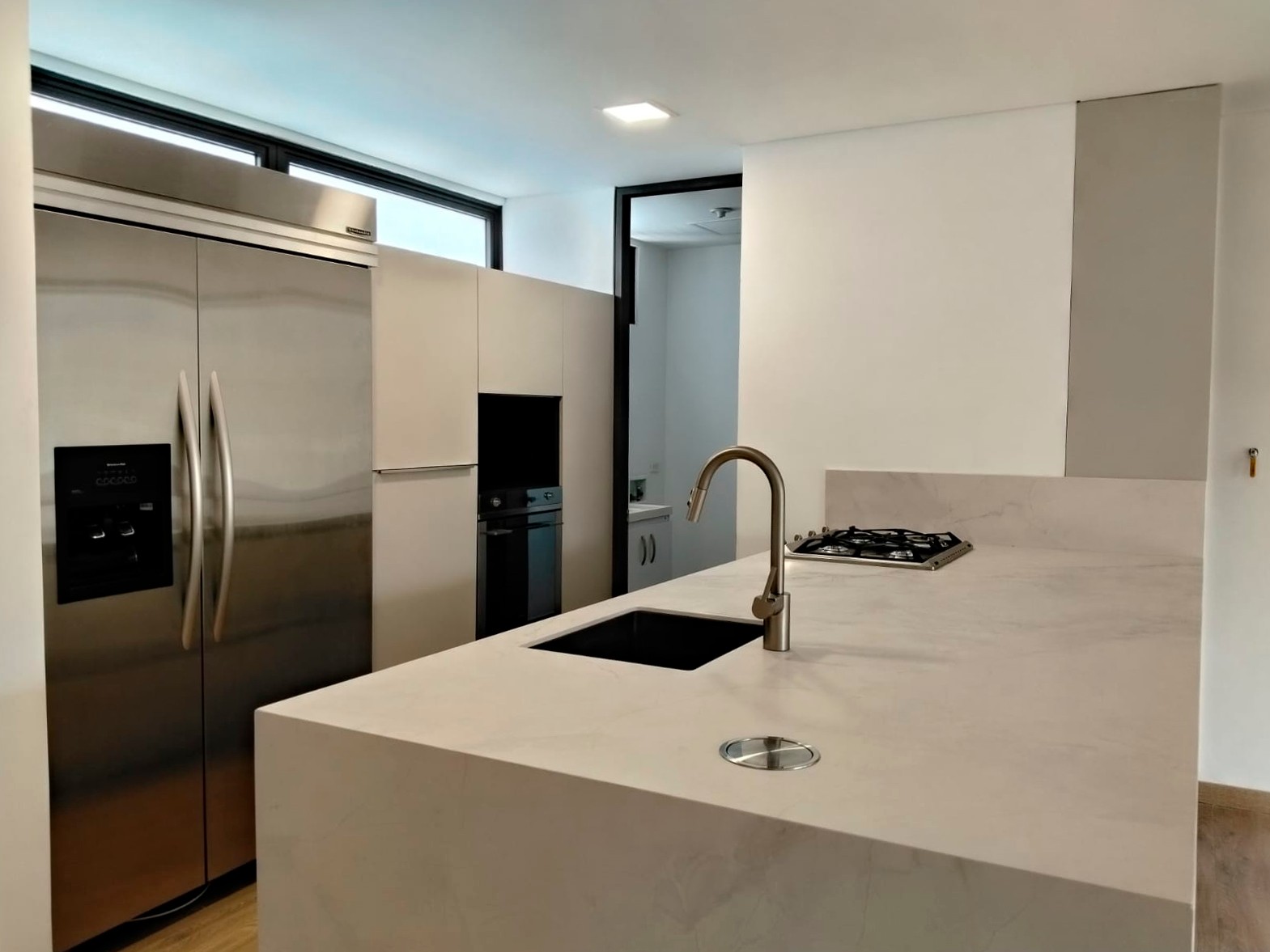 Apartamento en arriendo en El Poblado, Medellín · foto 3 de 17