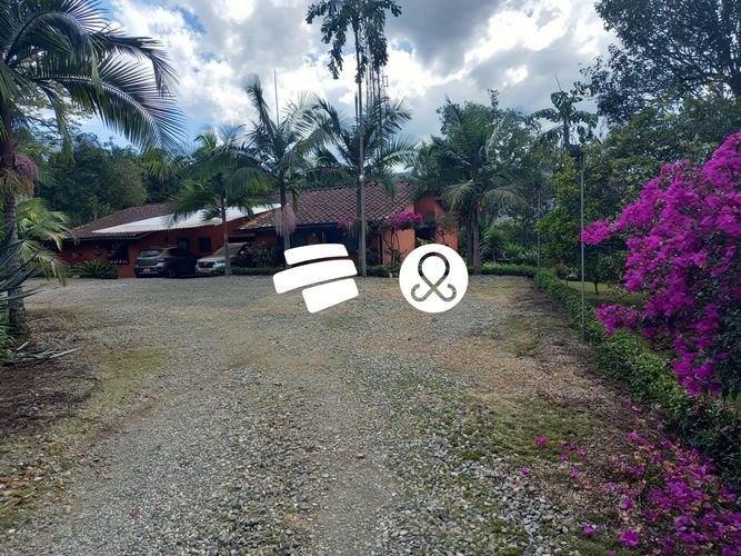 Casa de 4 alcobas en venta en Escobero, Envigado · foto 10 de 11