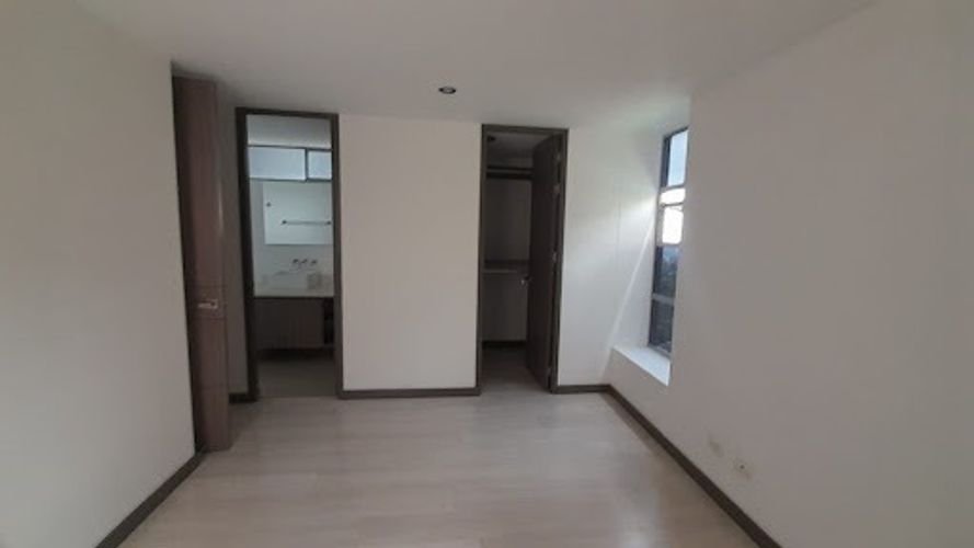 Apartamento de 3 alcobas en arriendo en Loma Del Escobero, Envigado, 125 m² · foto 4 de 17