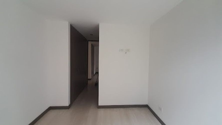 Apartamento de 3 alcobas en arriendo en Loma Del Escobero, Envigado, 125 m² · foto 7 de 17