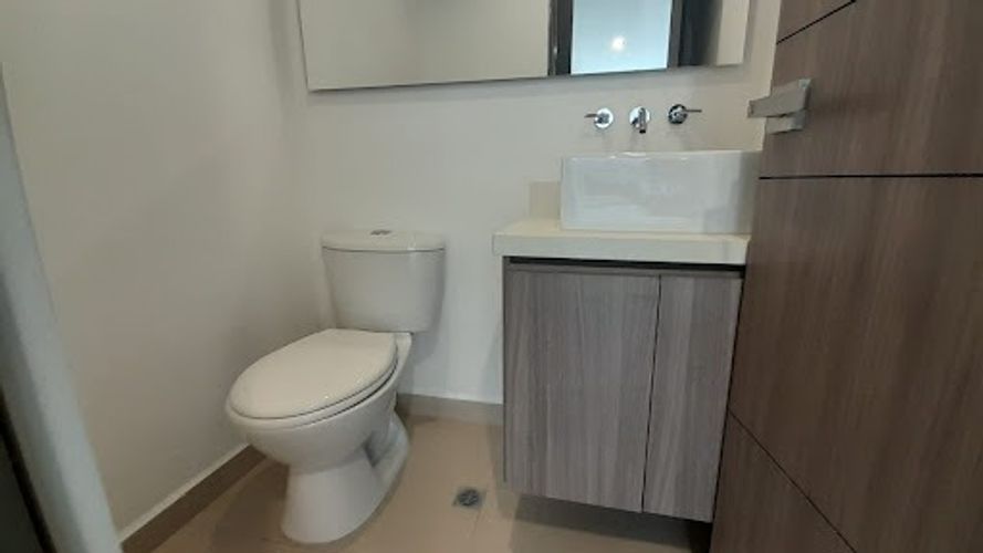 Apartamento de 3 alcobas en arriendo en Loma Del Escobero, Envigado, 125 m² · foto 16 de 17