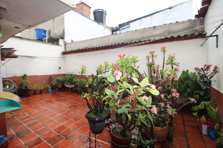 Casa de 8 alcobas en venta en La Aurora, Bucaramanga, 225 m² · foto 21 de 21