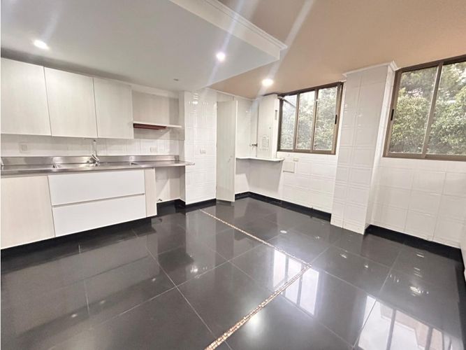 Apartamento en arriendo en Milla De Oro, Medellín · foto 5 de 14