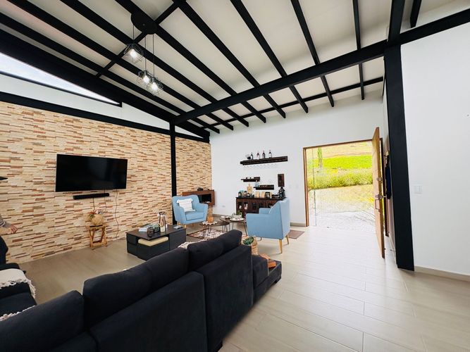 Casa de 2 alcobas en venta en El Retiro, 1823 m² · foto 11 de 24