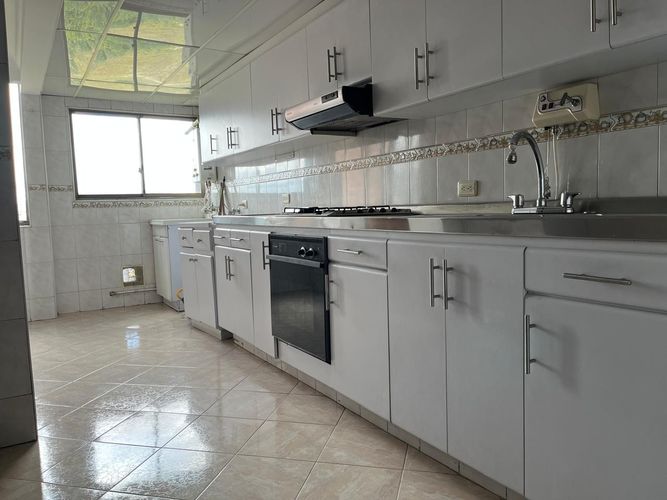 Apartamento de 3 alcobas en venta en La Castellana, Bogotá, 125 m² · foto 9 de 23