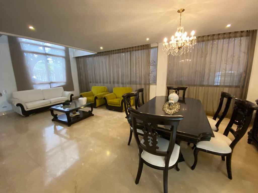Casa en venta en Paraiso, Barranquilla · foto 2 de 24