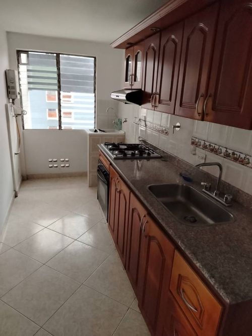 Apartamento de 3 alcobas en arriendo en Laureles, Medellín, 75 m² · foto 2 de 13