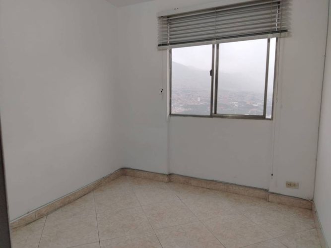 Apartamento de 3 alcobas en arriendo en Laureles, Medellín, 75 m² · foto 5 de 13