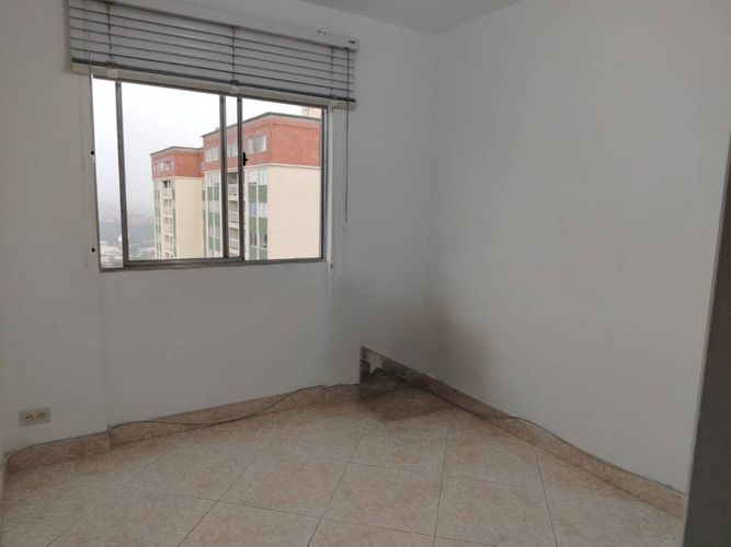 Apartamento de 3 alcobas en arriendo en Laureles, Medellín, 75 m² · foto 8 de 13
