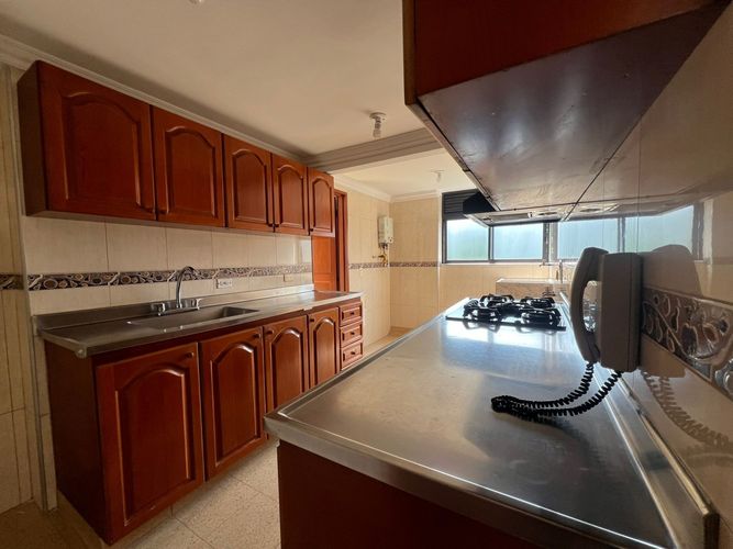 Apartamento de 3 alcobas en arriendo en El Poblado, Medellín, 135 m² · foto 4 de 15
