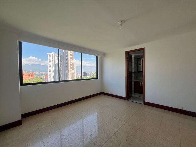 Apartamento de 3 alcobas en arriendo en El Poblado, Medellín, 135 m² · foto 8 de 15