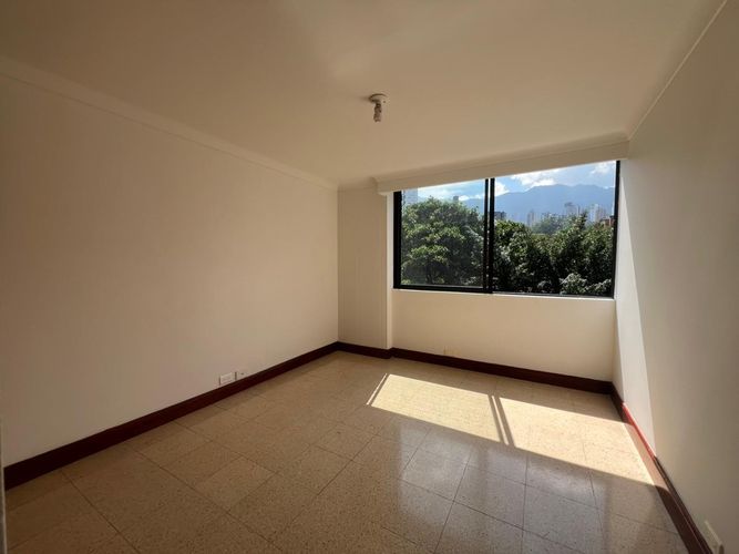 Apartamento de 3 alcobas en arriendo en El Poblado, Medellín, 135 m² · foto 10 de 15