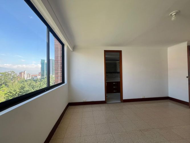 Apartamento de 3 alcobas en arriendo en El Poblado, Medellín, 135 m² · foto 6 de 15
