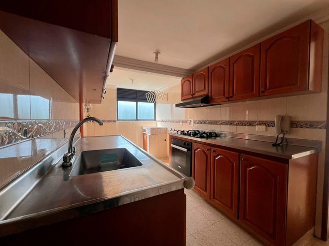 Apartamento de 3 alcobas en arriendo en El Poblado, Medellín, 135 m² · foto 5 de 15