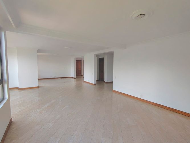 Apartamento de 3 alcobas en arriendo en El Poblado, Medellín, 173 m² · foto 4 de 16