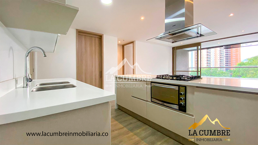 Apartamento de 2 alcobas en arriendo en Los Balsos, Medellín, 90 m² · foto 5 de 13