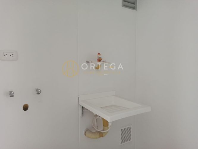 Apartamento de 3 alcobas en venta en Hacienda La Meseta, Girón, 53 m² · foto 4 de 17