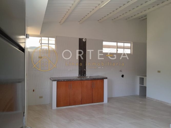 Apartamento de 3 alcobas en venta en Urbanizacion Cataluña, Girón, 43 m² · foto 3 de 10