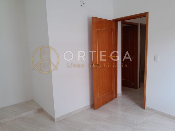 Apartamento de 3 alcobas en venta en Urbanizacion Cataluña, Girón, 43 m² · foto 8 de 10