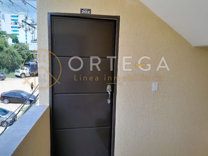 Apartamento de 3 alcobas en venta en Urbanizacion Cataluña, Girón, 43 m² · foto 2 de 10