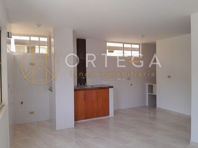 Apartamento de 3 alcobas en venta en Urbanizacion Cataluña, Girón, 43 m² · foto 3 de 10