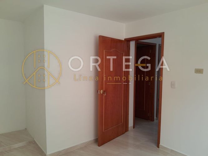 Apartamento de 3 alcobas en venta en Urbanizacion Cataluña, Girón, 43 m² · foto 10 de 10